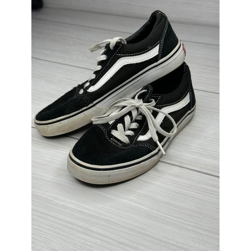 Vans Ward Low-Top Sneakers Black White Canvas Skate Shoes Casual Everyday 3Y